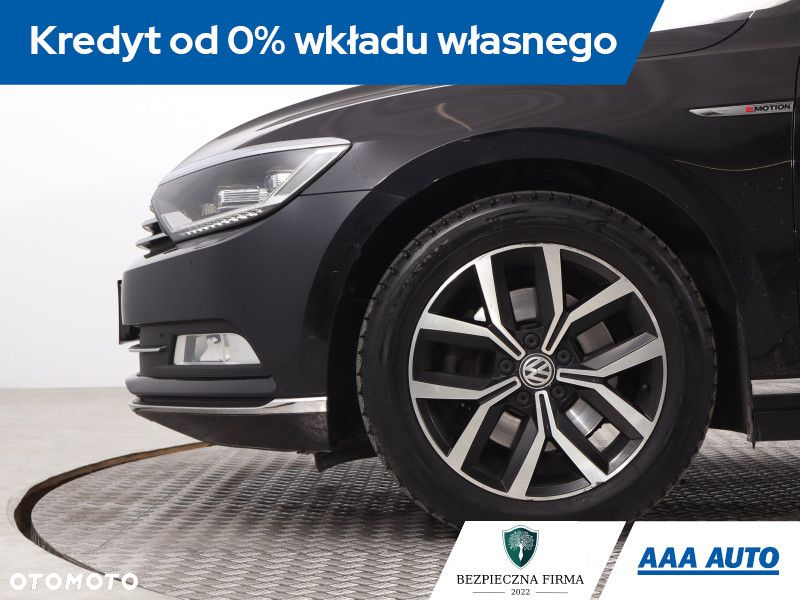 Volkswagen Passat - 13