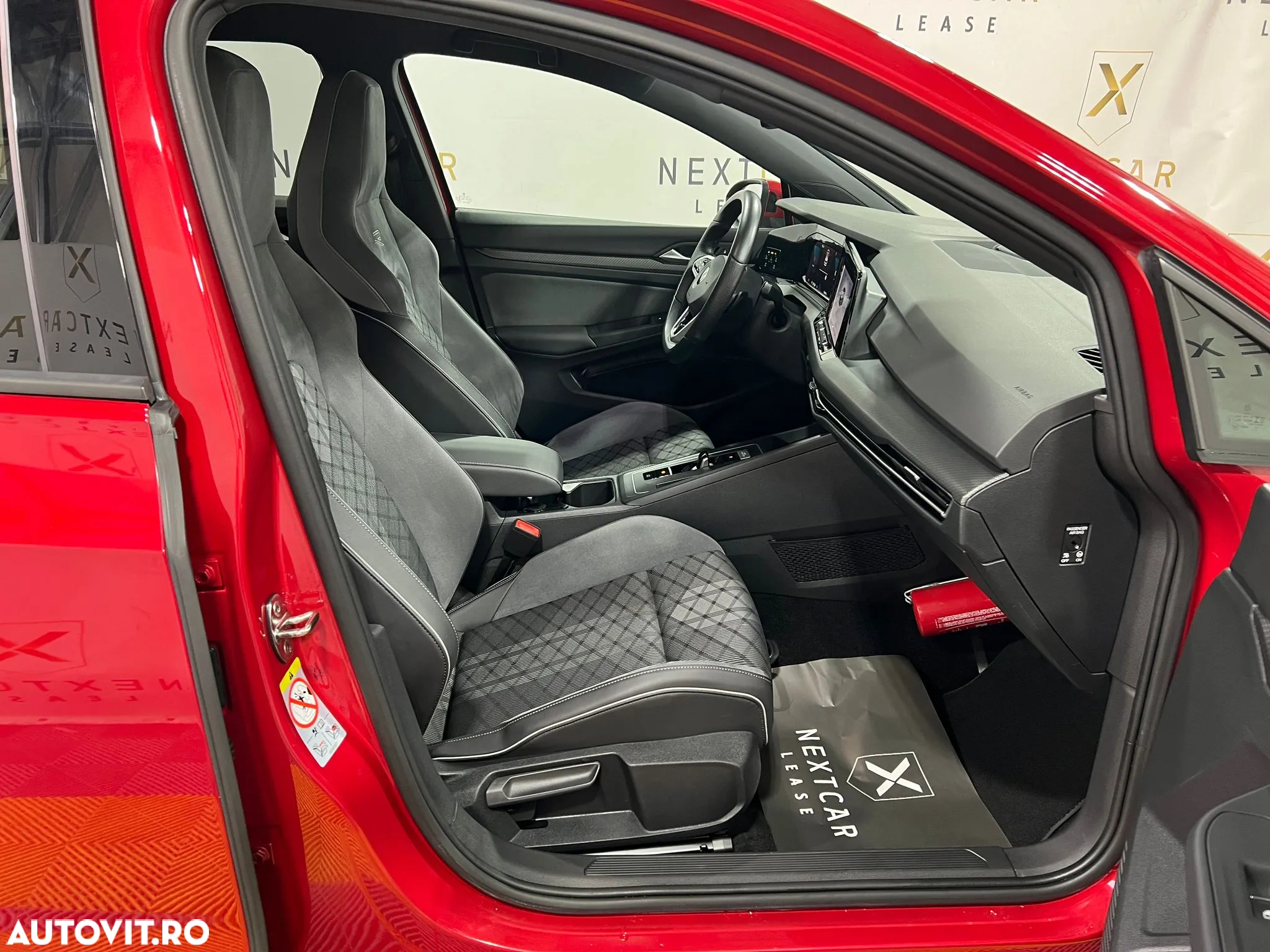 Volkswagen Golf 2.0 TDI SCR DSG R-Line - 14