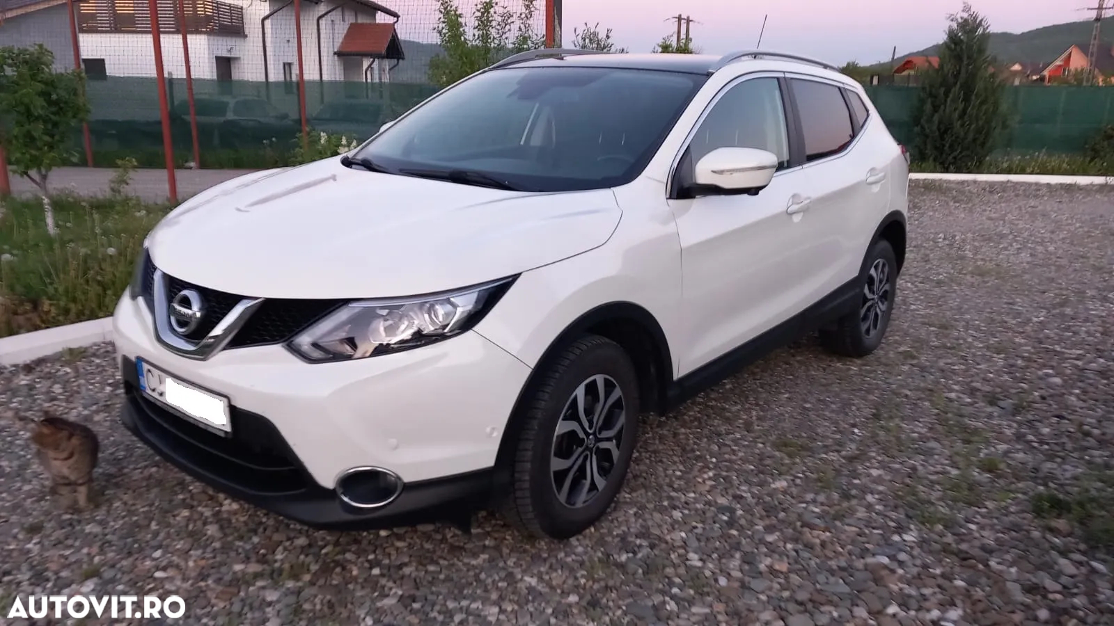 Nissan Qashqai 1.6 DCI Start/Stop X-TRONIC Tekna - 2