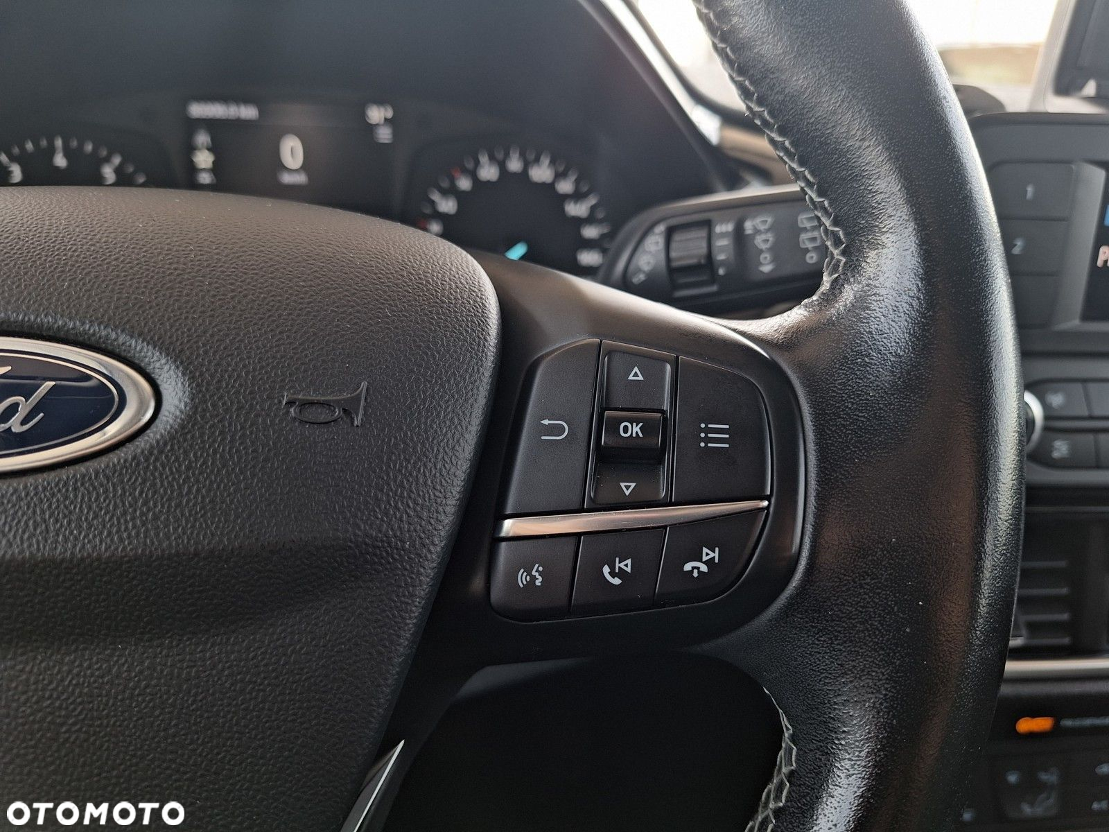 Ford Fiesta 1.0 EcoBoost Trend - 32