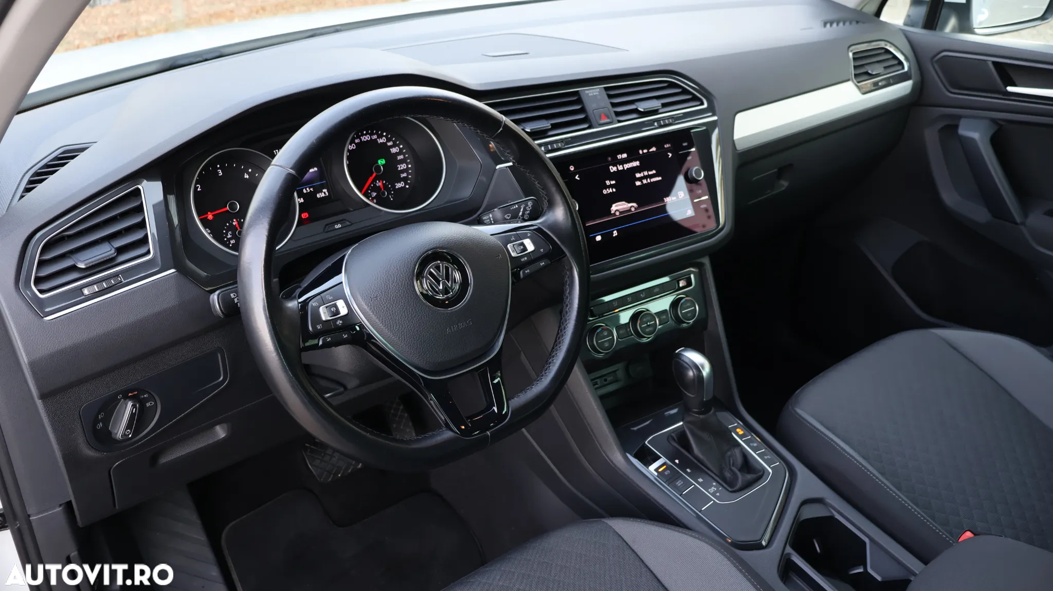 Volkswagen Tiguan - 5