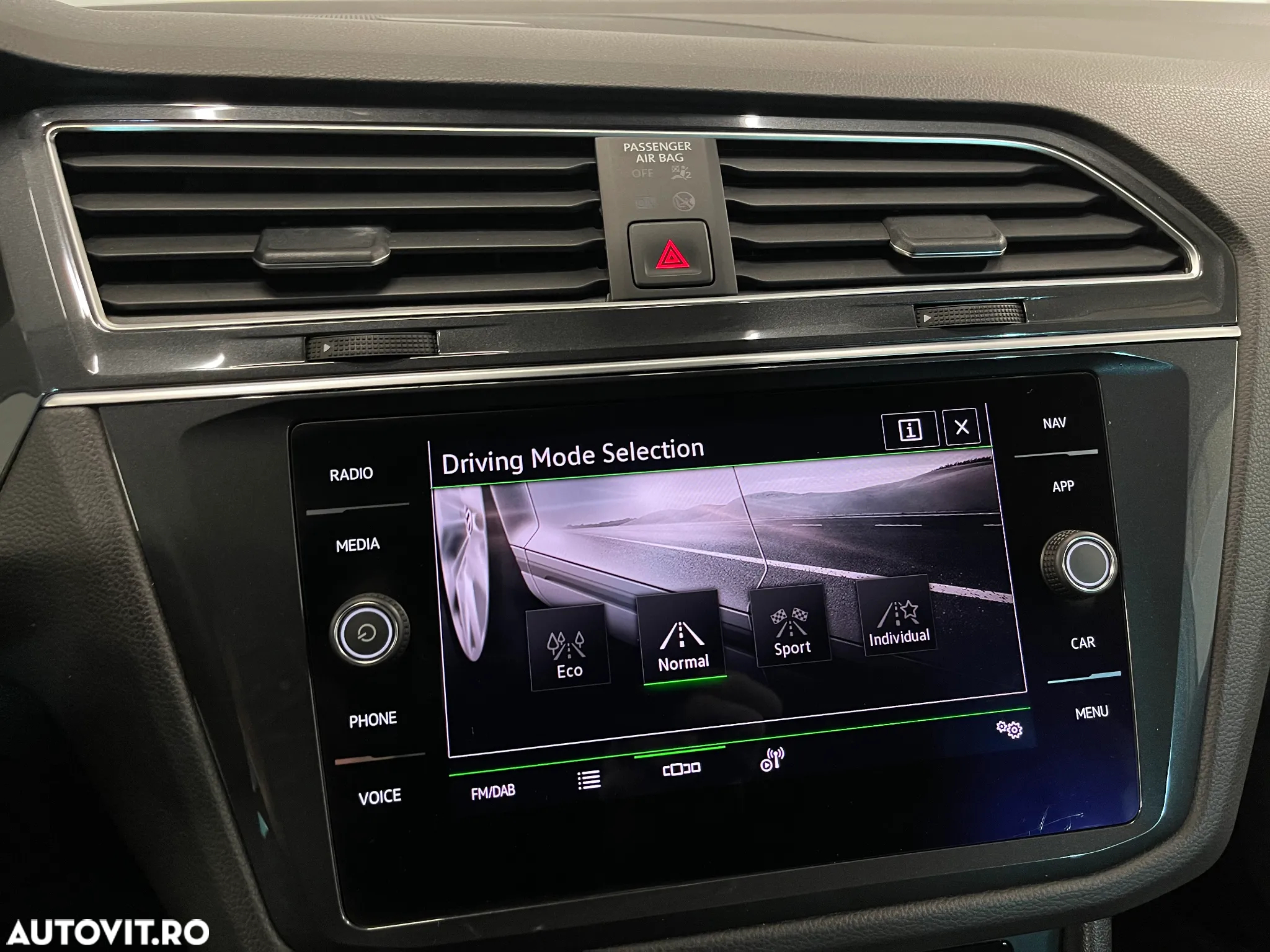 Volkswagen Tiguan 2.0 TDI SCR DSG 4Motion Elegance - 17
