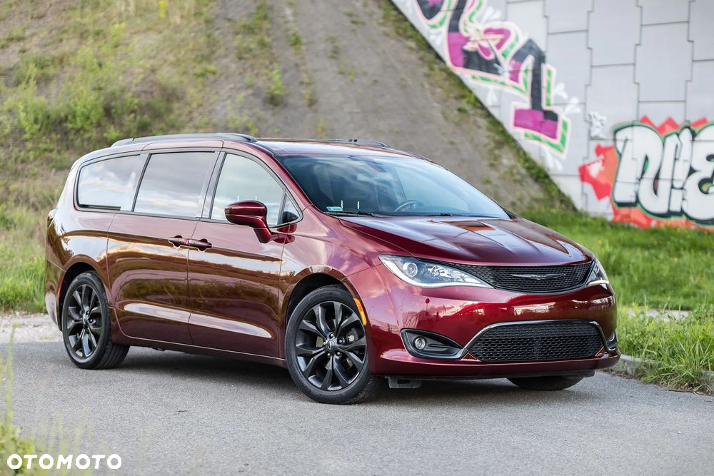 Chrysler Pacifica - 6