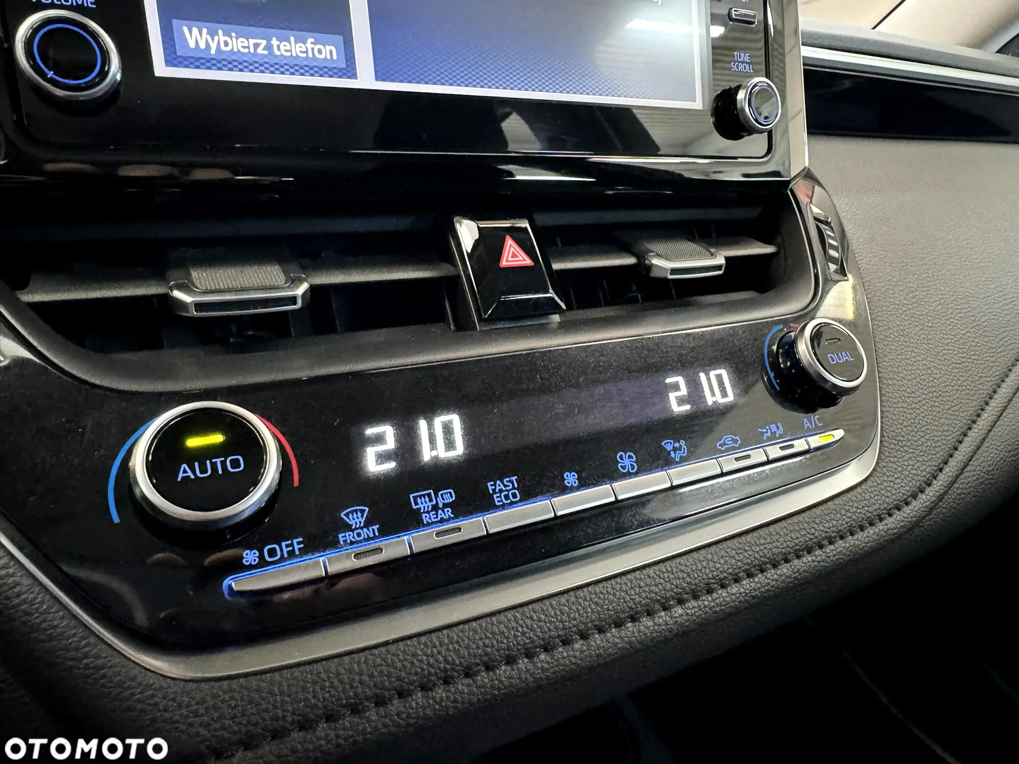 Toyota Corolla 1.8 Hybrid Comfort - 25