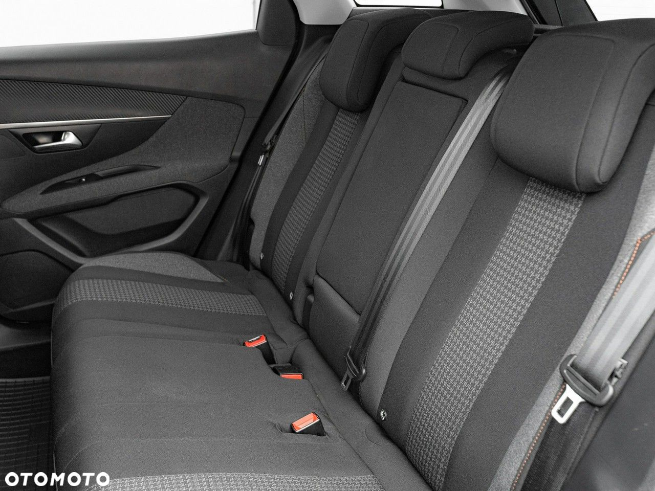 Peugeot 3008 1.5 BlueHDi Active S&S - 28