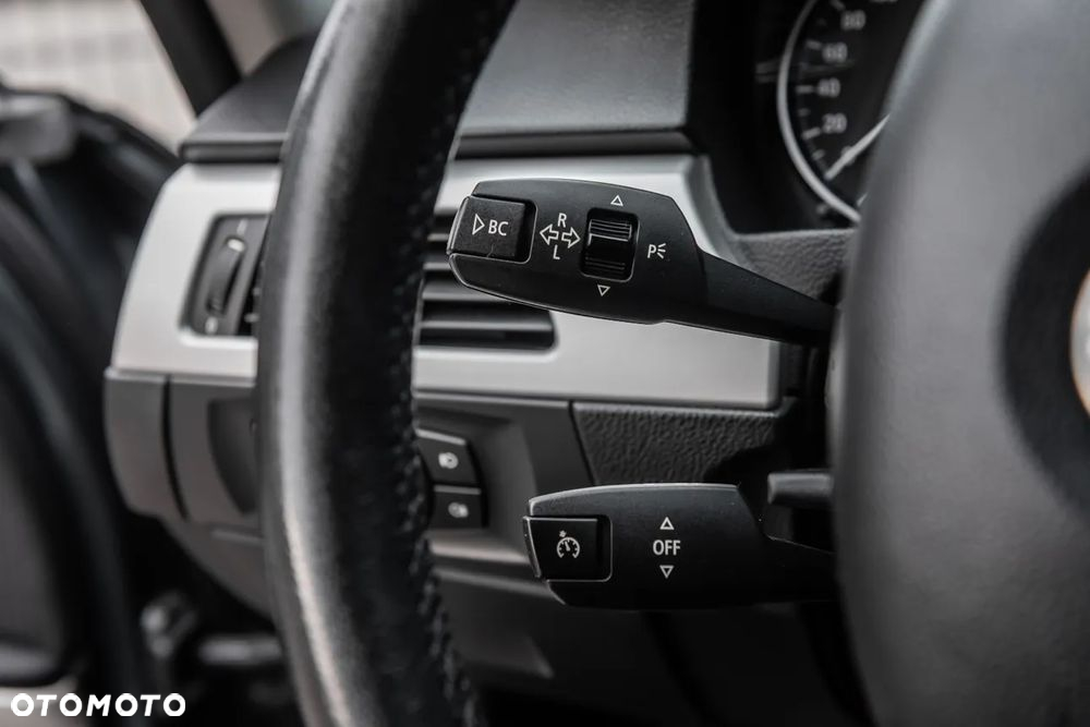 BMW Seria 3 320i Touring Edition Sport - 19