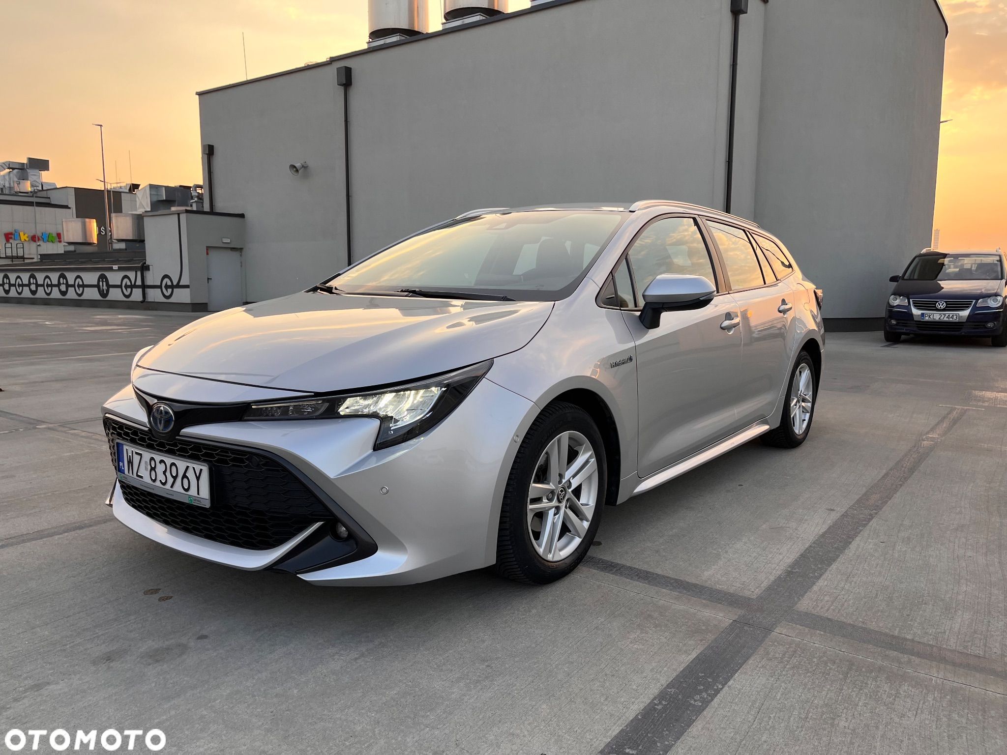Toyota Corolla 1.8 Hybrid Comfort - 1