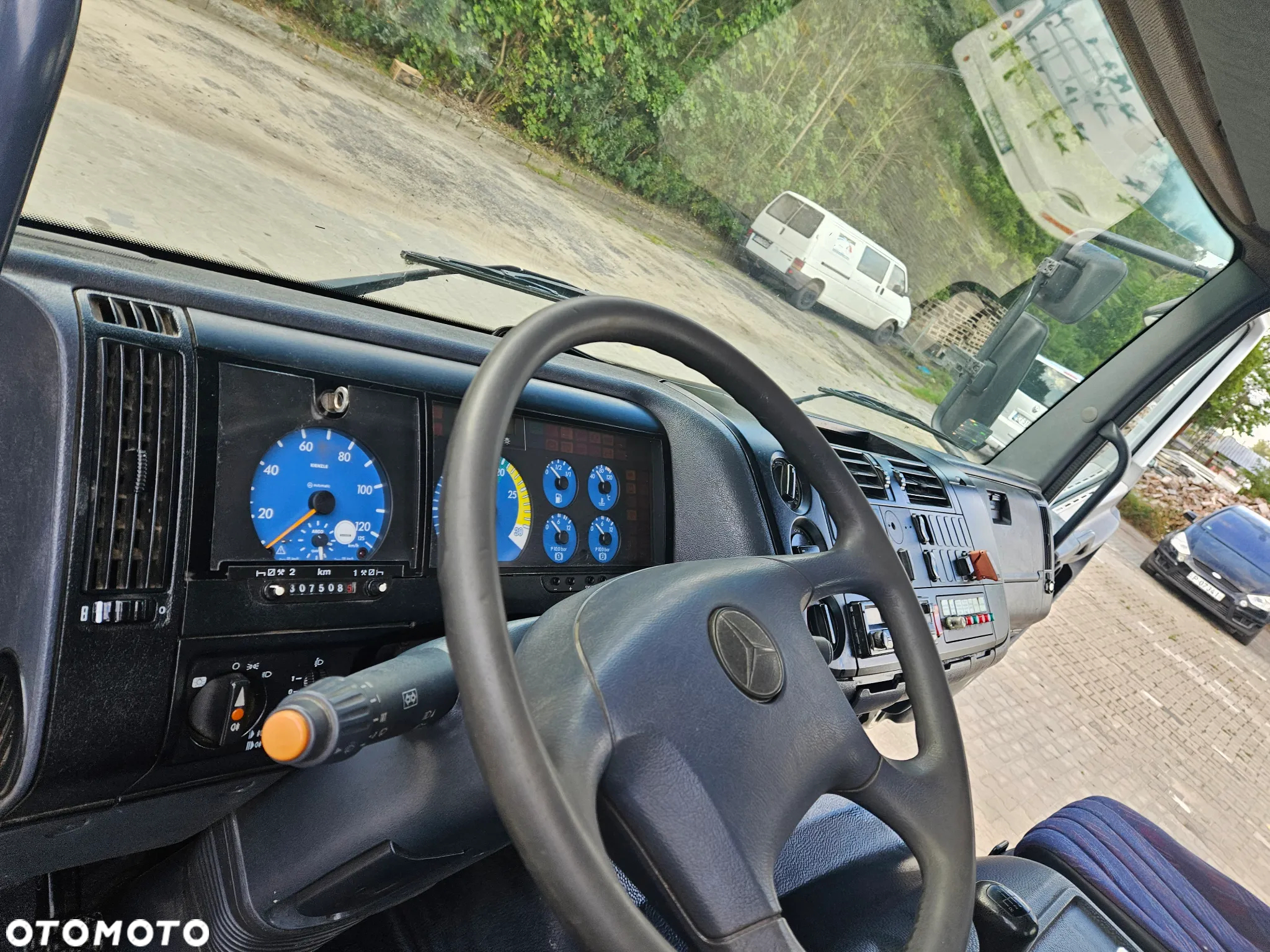 Mercedes-Benz ATEGO - 10