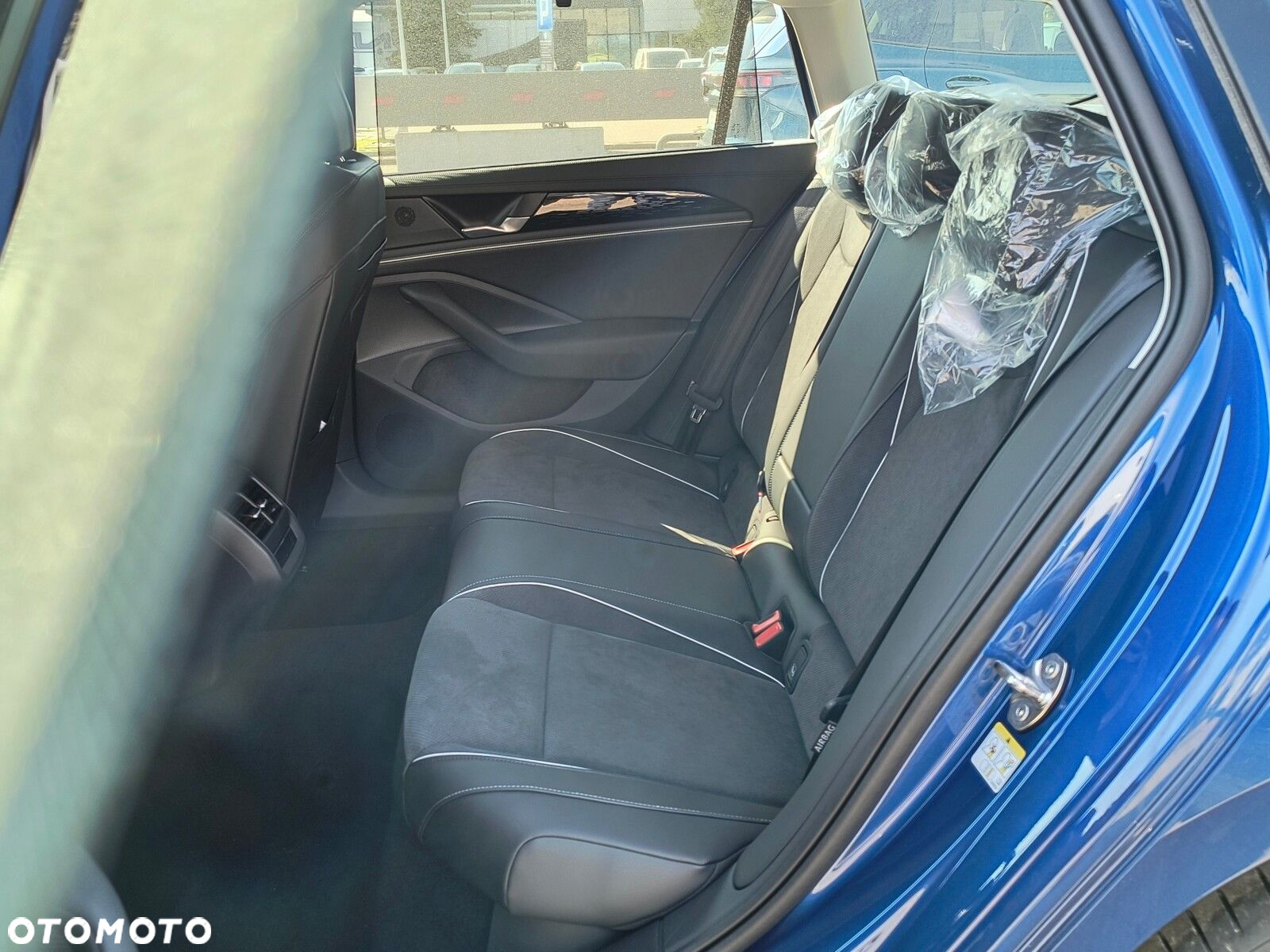 Volkswagen Passat - 12