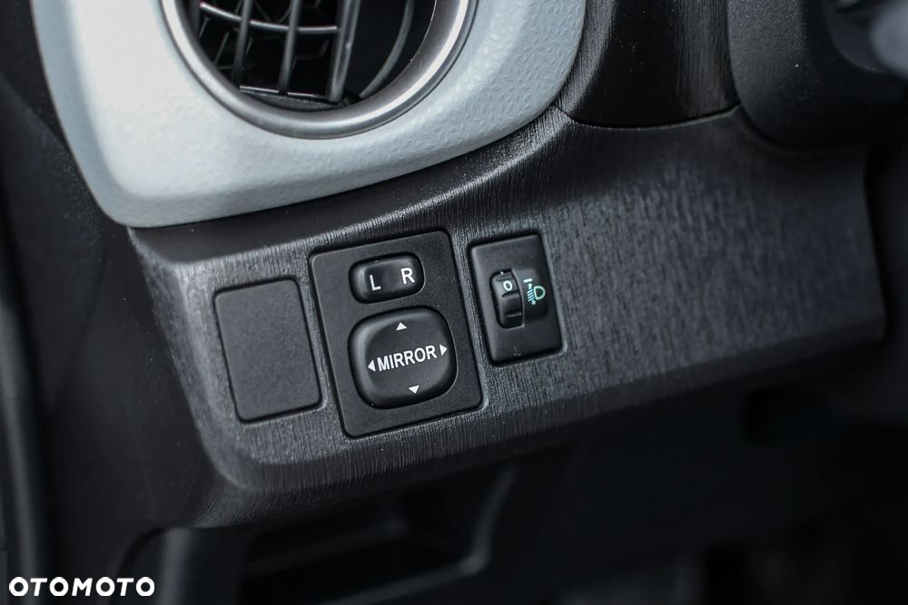 Toyota Yaris Hybrid 100 Premium - 24