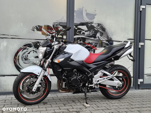 Suzuki GSR