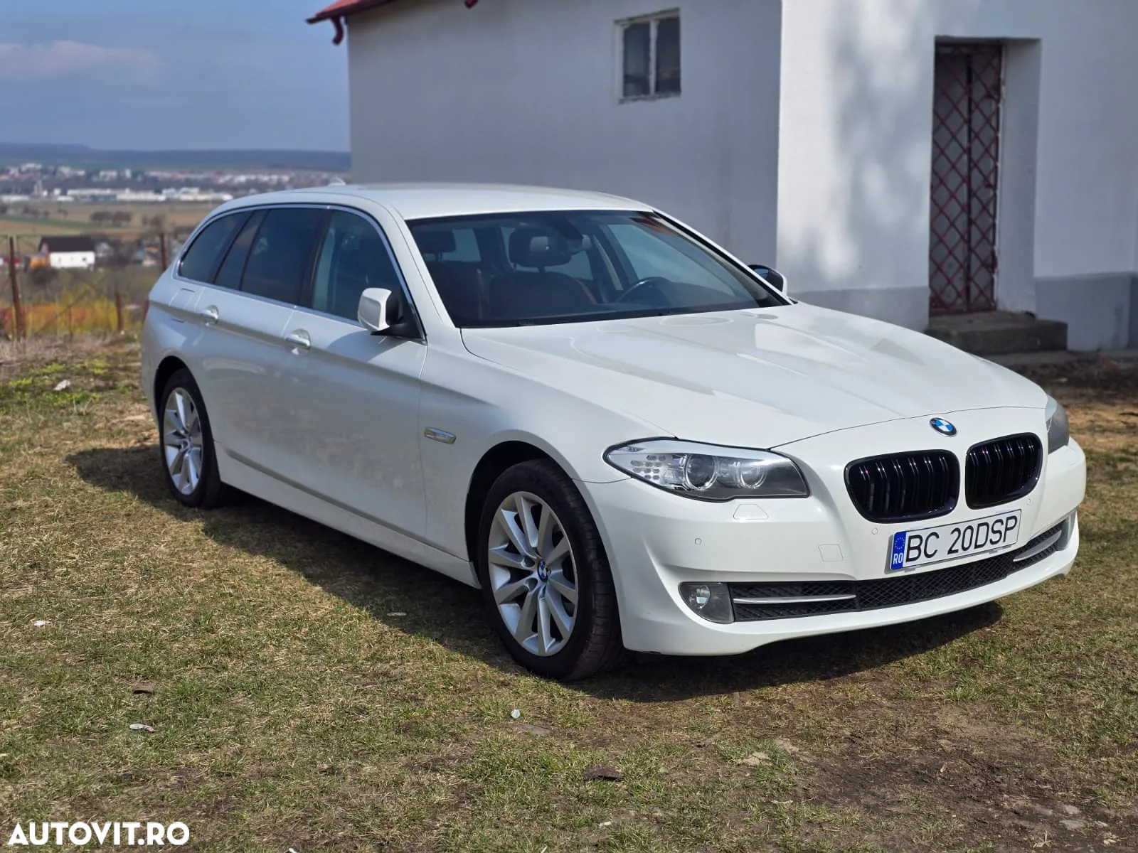 BMW Seria 5 520d Touring Aut. Luxury Line - 2