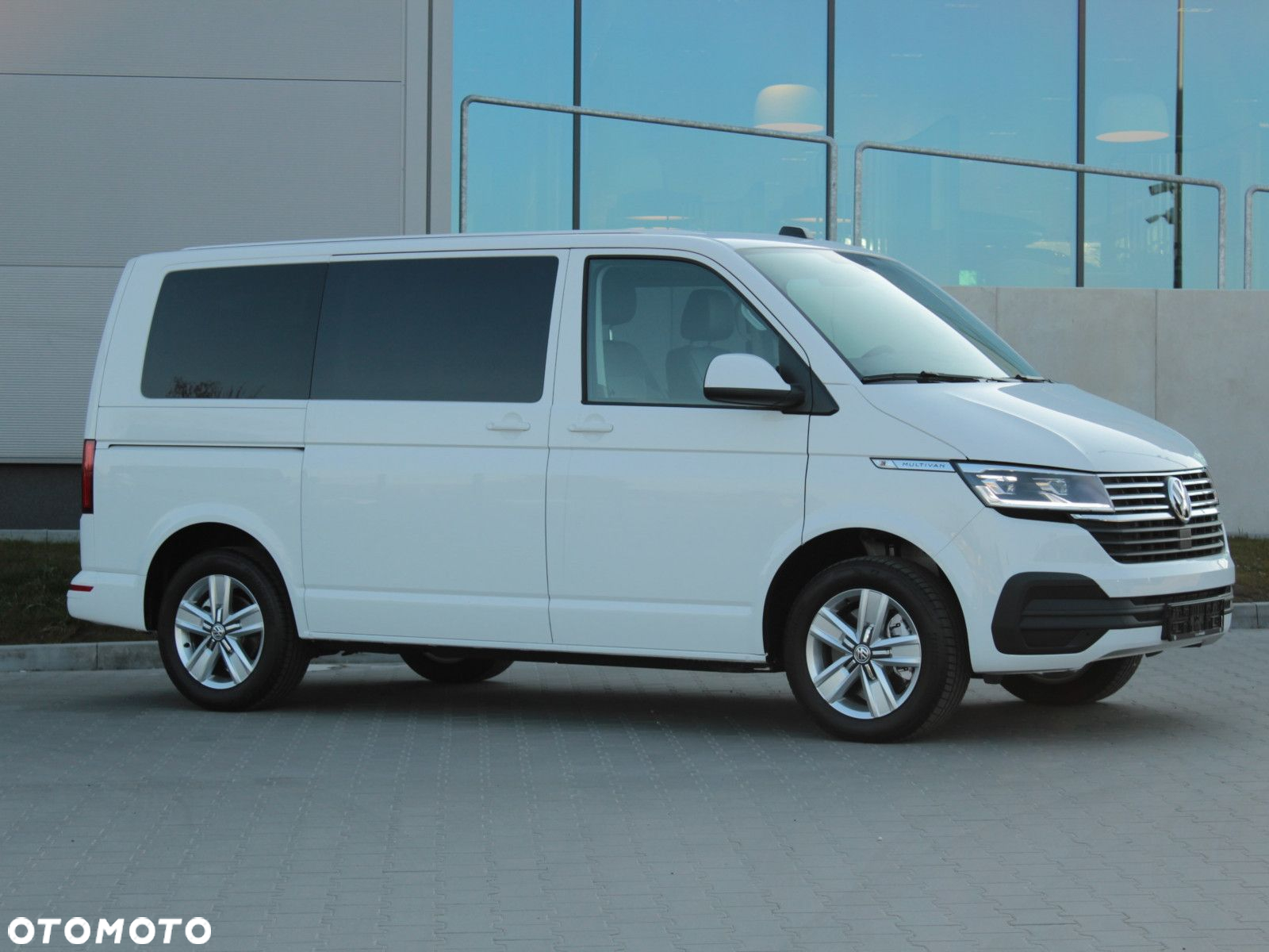 Volkswagen Multivan - 2