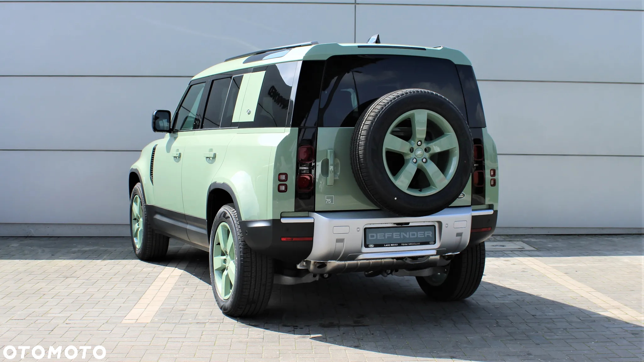 Land Rover Defender 110 2.0 P300 75th Limited Edition - 7
