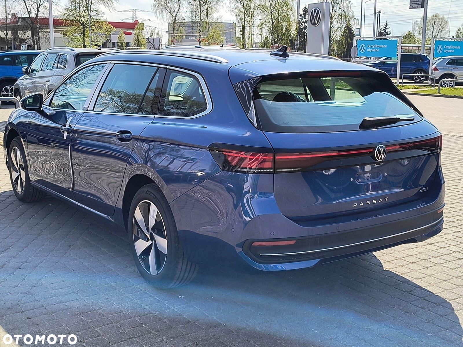 Volkswagen Passat - 4