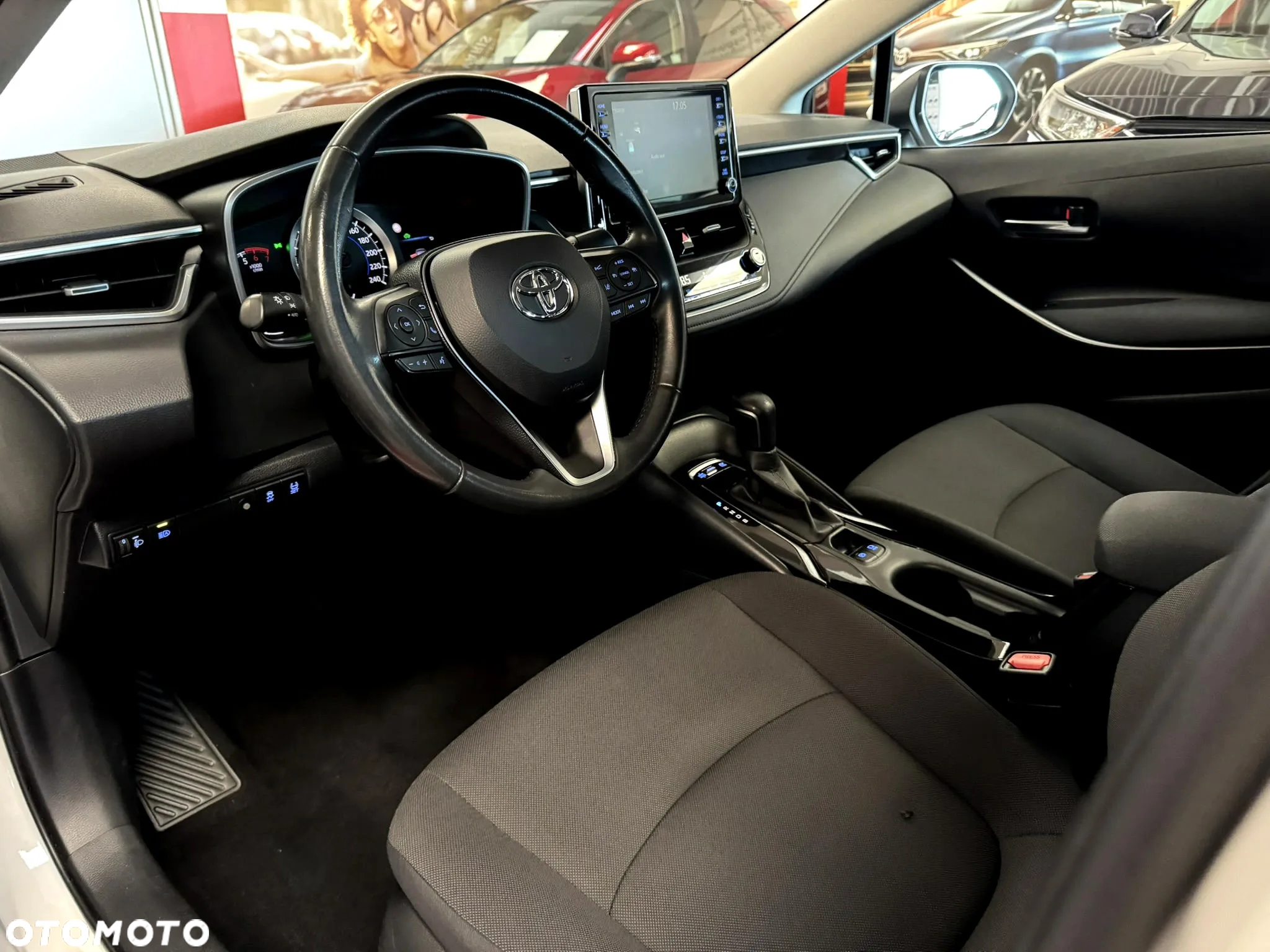Toyota Corolla 1.8 Hybrid Comfort - 12