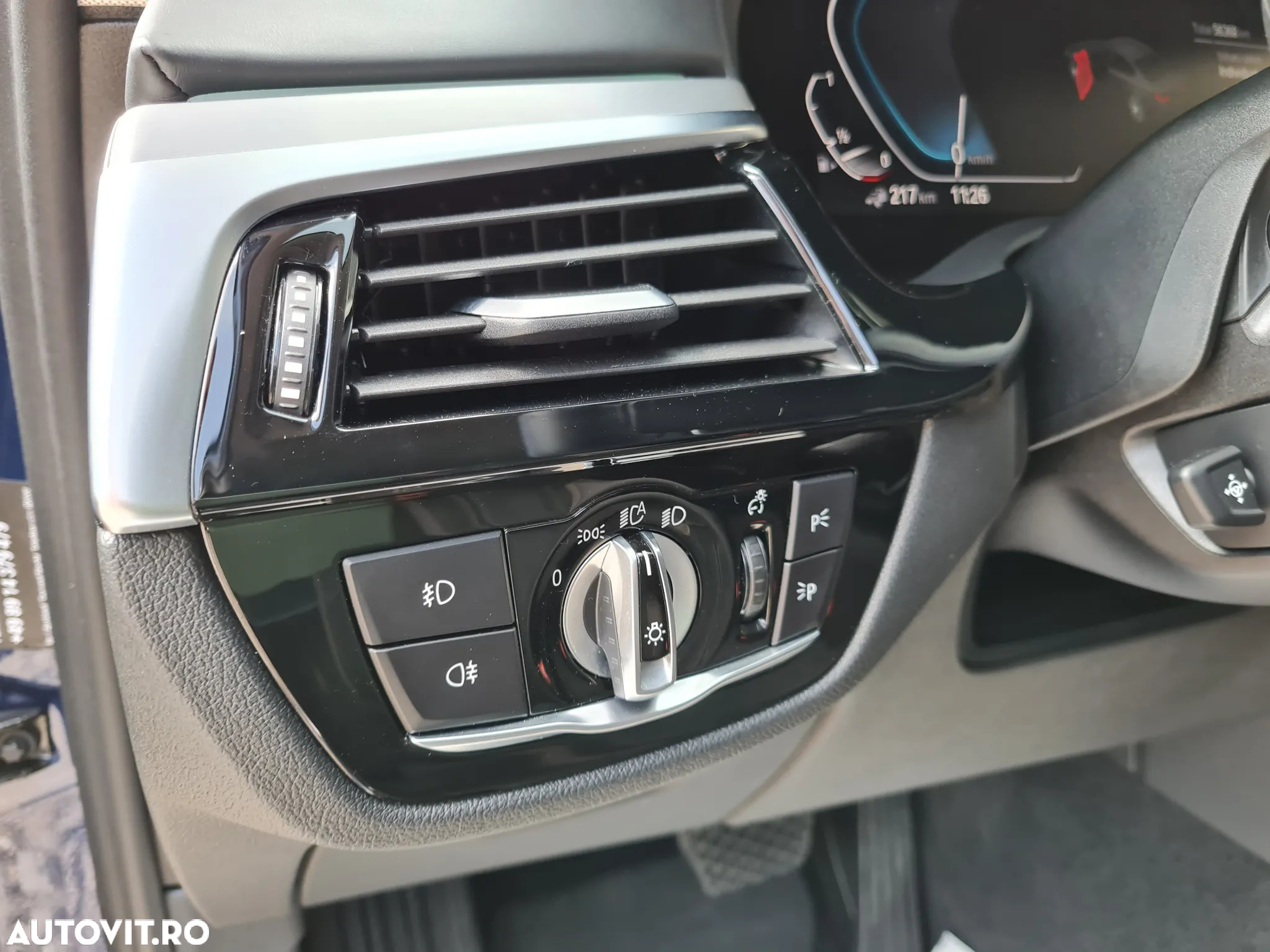 BMW Seria 5 530e xDrive AT PHEV - 24