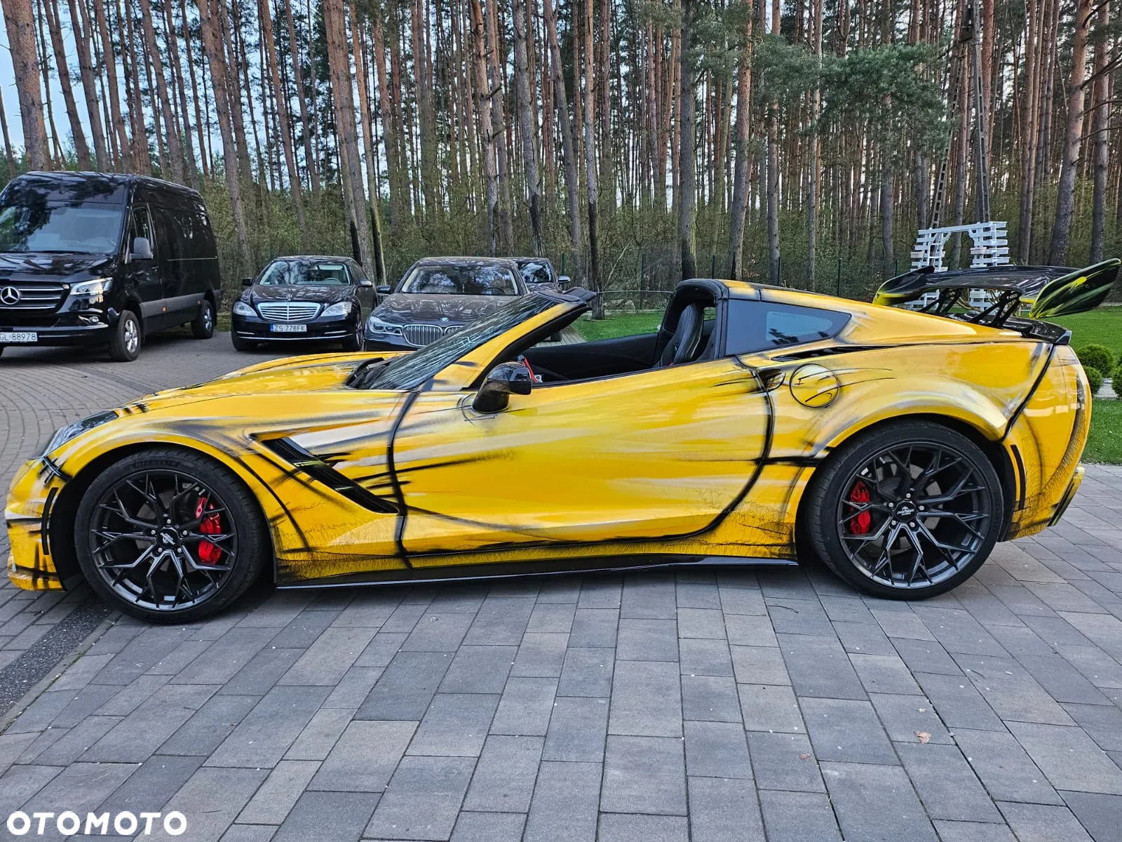 Chevrolet Corvette - 3