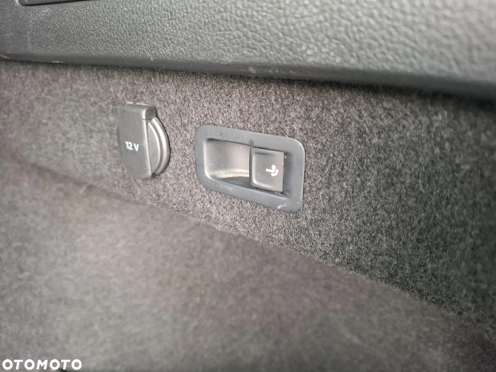 Volkswagen Passat Variant 2.0 TDI SCR DSG Elegance - 20