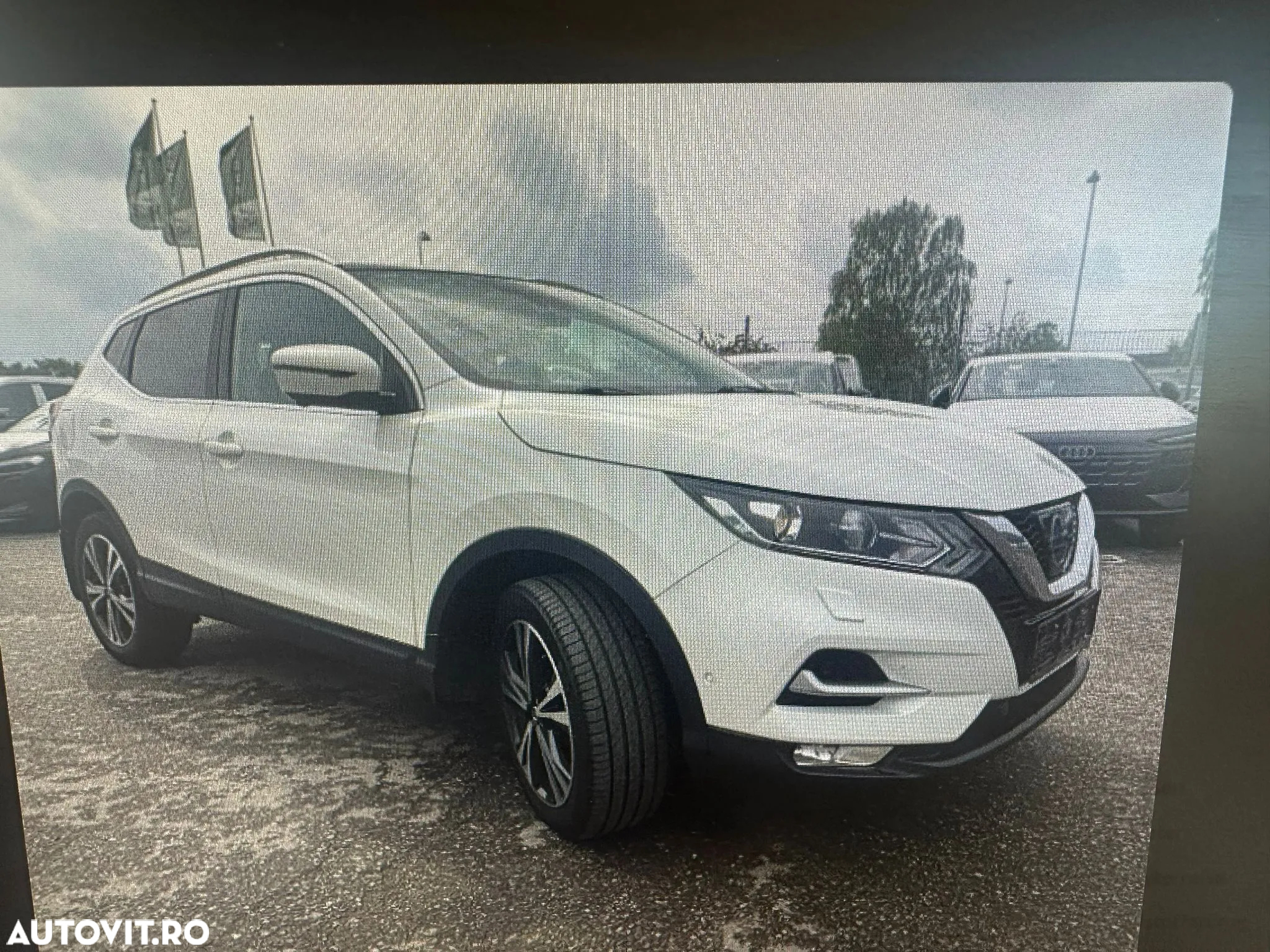Nissan Qashqai 1.6 DCI Xtronic TEKNA - 2