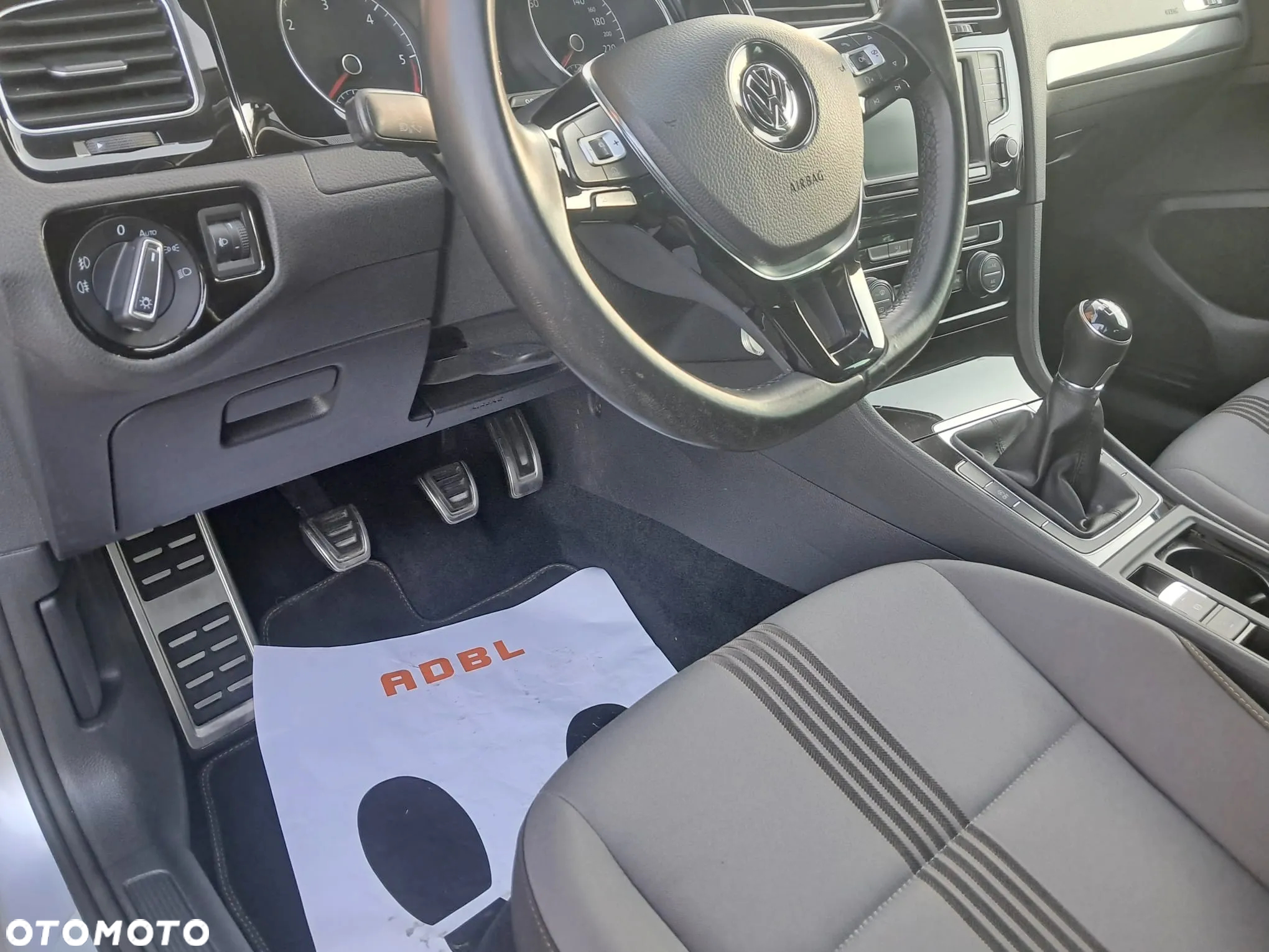 Volkswagen Golf Variant 1.6 TDI Sound - 14