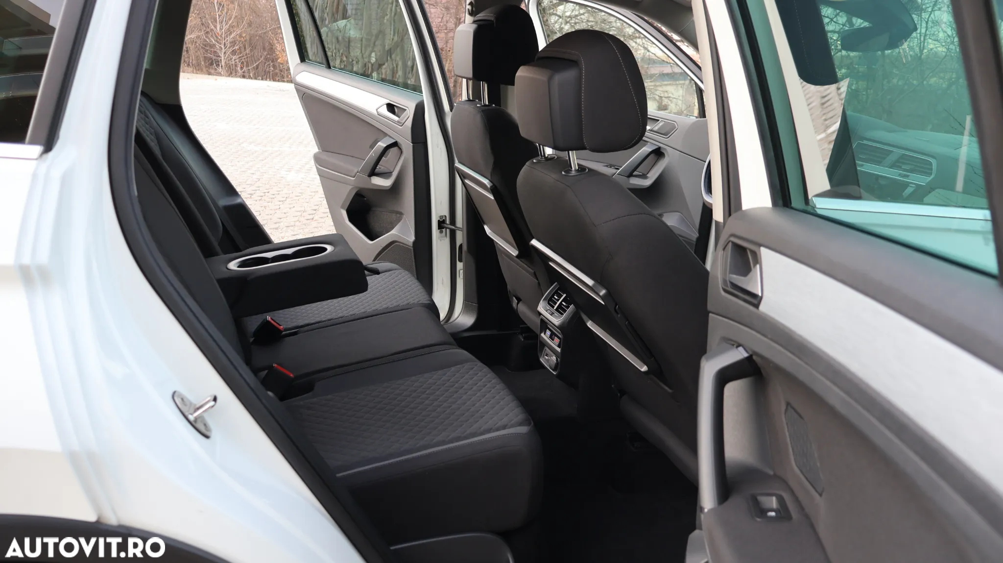 Volkswagen Tiguan - 12