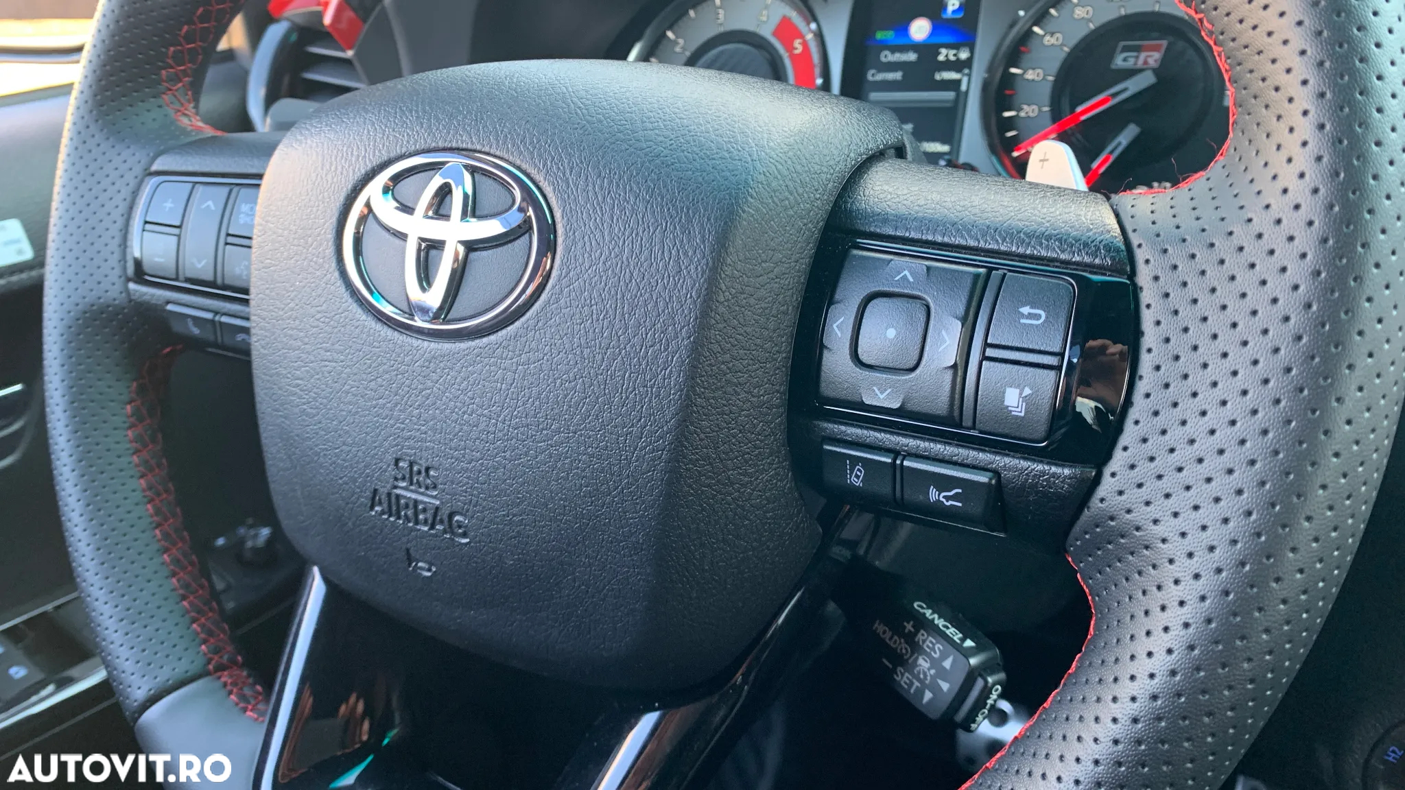 Toyota Hilux 2.8D 204CP 4x4 Double Cab AT GR Sport II - 30