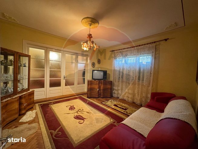 Casă cu 10 camere – ideală pentru pensiune, grădiniță sau pt. locuit-16