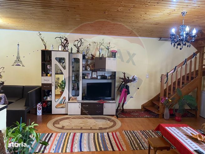 Apartament cu 3 camere de vânzare în Codlea-3