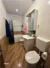 Apartament trei camere - Zona Liceul Economic - 71mp - Imagine principală: 5/5